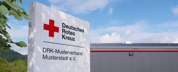 Abbildung einer DRK Gebäudebeschriftung