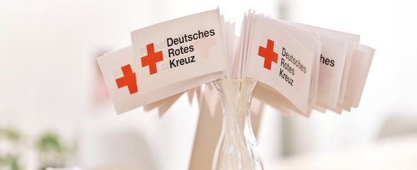 Abbildung zeigt Fahnen